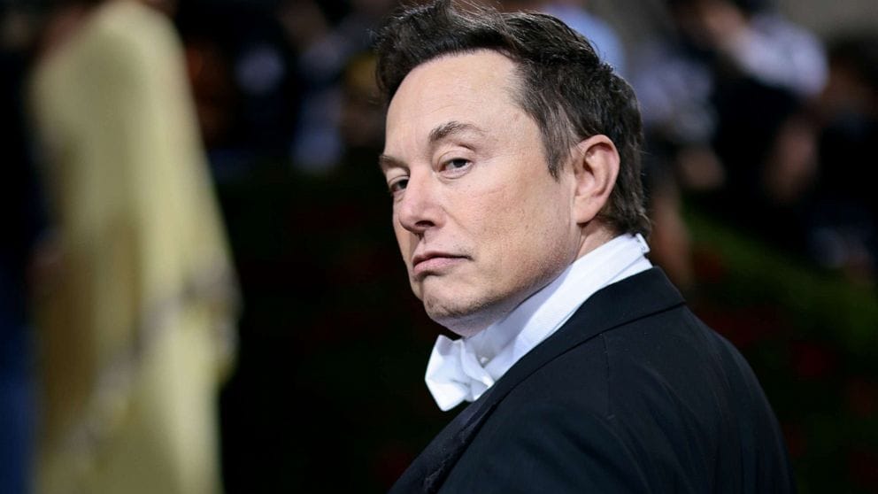 Elon Musk îndeamnă utilizatorii să renunțe la hashtag-uri: Sistemul „nu mai are nevoie de ele”