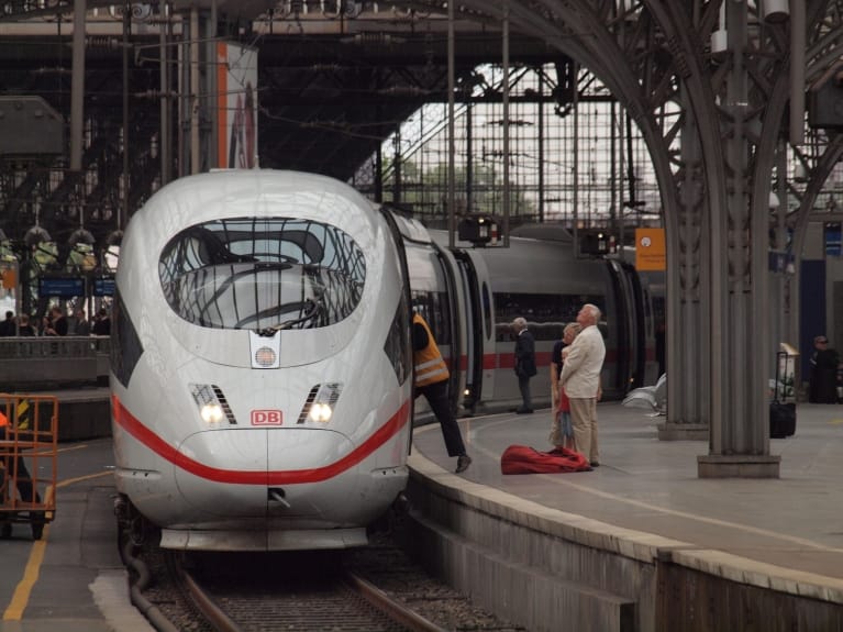 Germania și Franța lansează un tren direct de mare viteză între Berlin și Paris