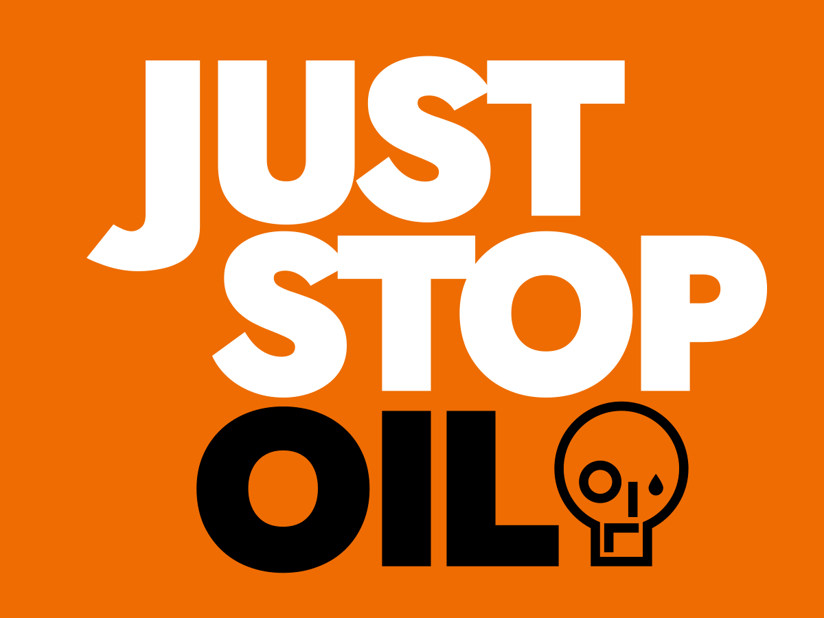 Activistele „Just Stop Oil” au scris mesajul „1,5 este mort” pe mormântul lui Charles Darwin, în semn de protest