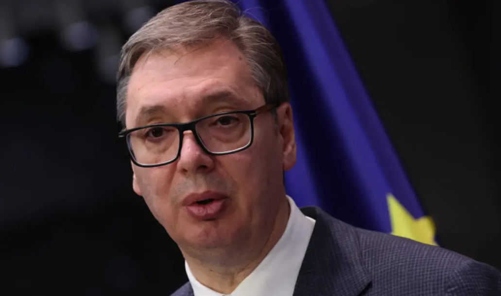 Momente de panică pentru Aleksandar Vučić: Limuzina prezidențială și-a pierdut o roată în plină viteză