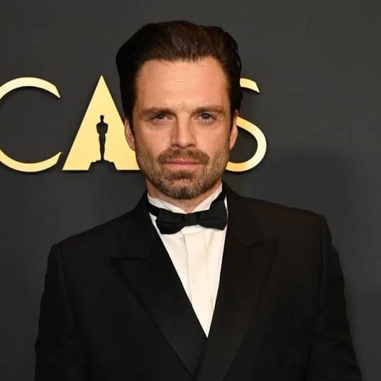 Sebastian Stan, actorul de origine română, obține două nominalizări istorice la Globurile de Aur imagine postare